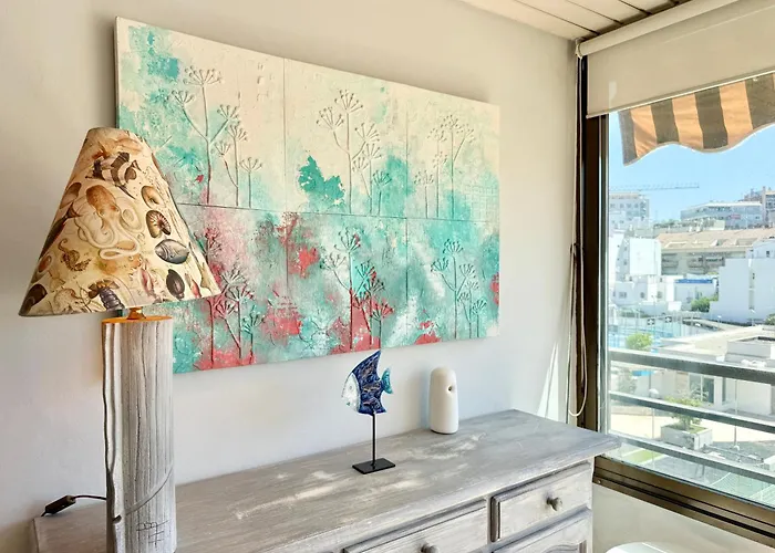 Center Of Iii - Eaw Homes Apartament *